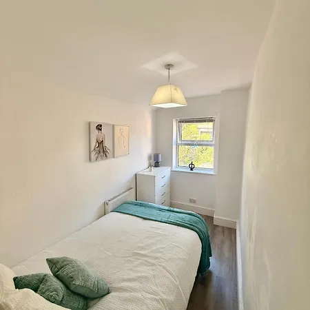 Away From 4-bed St George Bristol