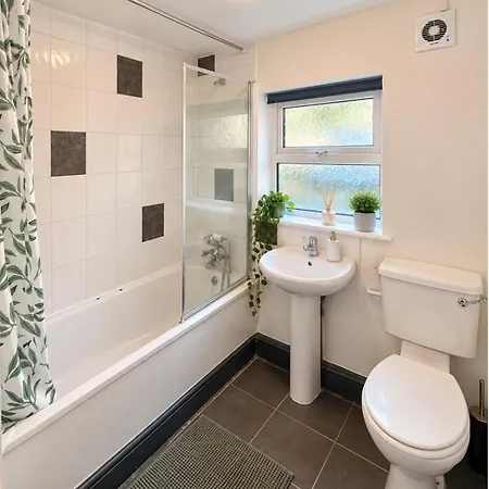 Away From 4-bed St George Apartamento